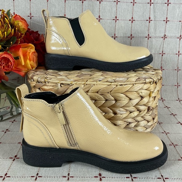 Franco Sarto “Jellisa” Patent Leather Low Ankle Boots Rich Beige Size 5 Bootie - Picture 2 of 6